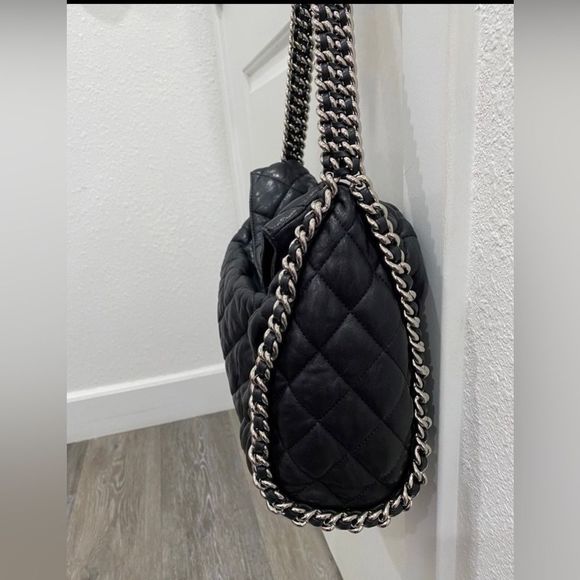 CHANEL “Chain Around” shoulder bag - Picture 4 of 11